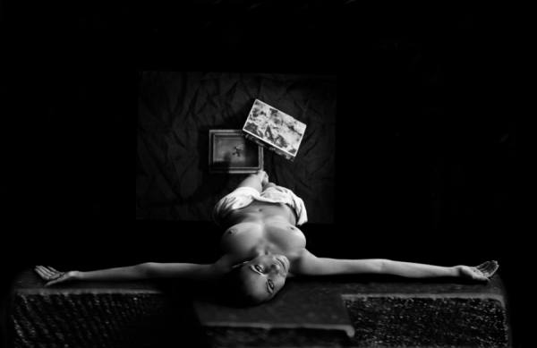 Photograph Riccardo Mari Crocifissione 2 on One Eyeland
